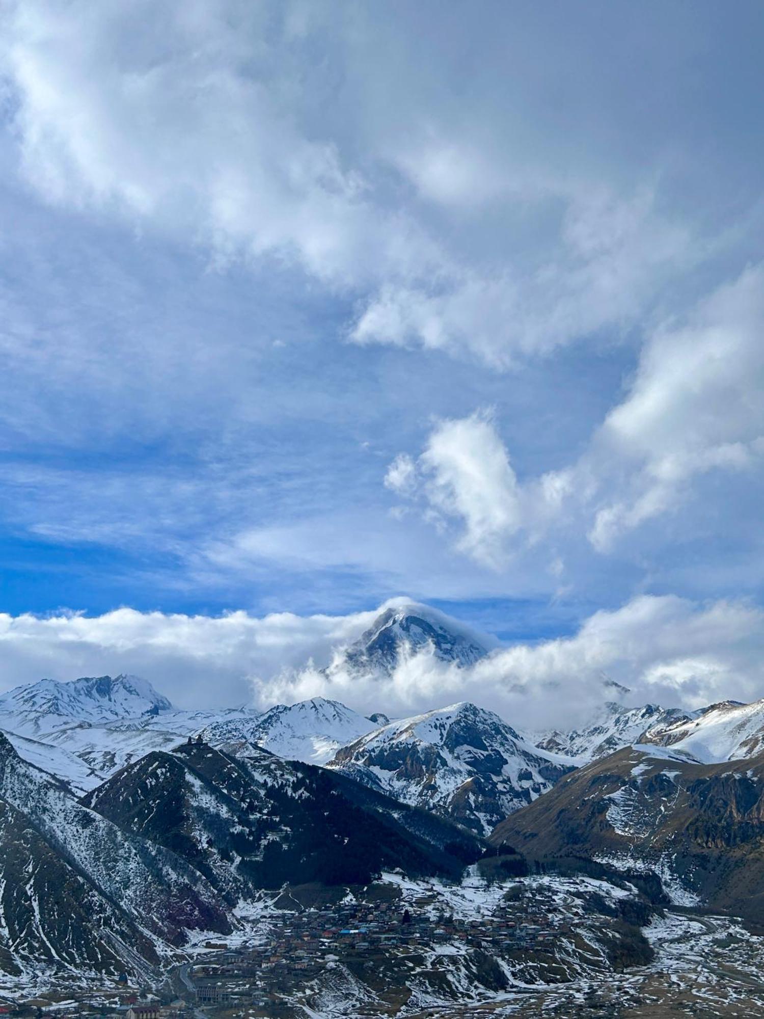 Mountain House Kazbegi Hotel Exterior photo